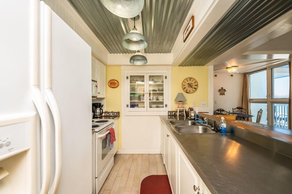 OCEAN VIEW TOWERS CONDO - Residential