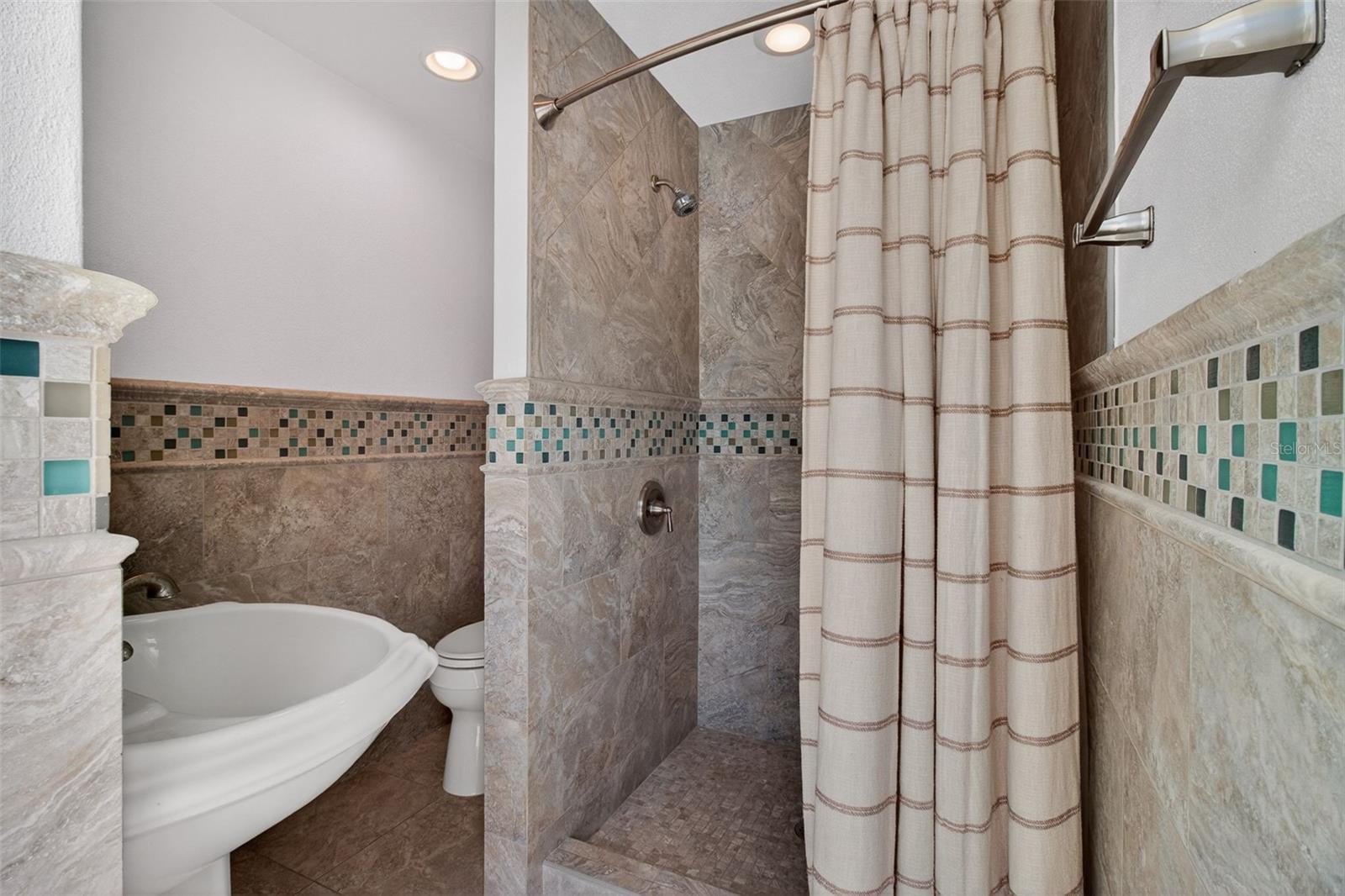 BELLE VISTA POINT 1ST ADD - Residential