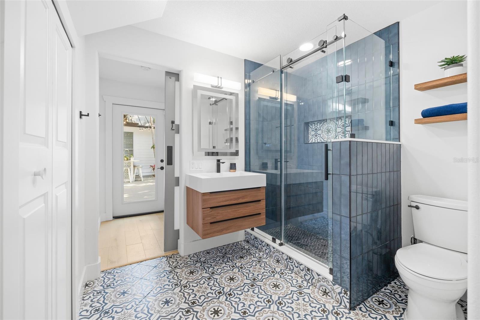 RIVERSIDE ESTATES CORR - Residential