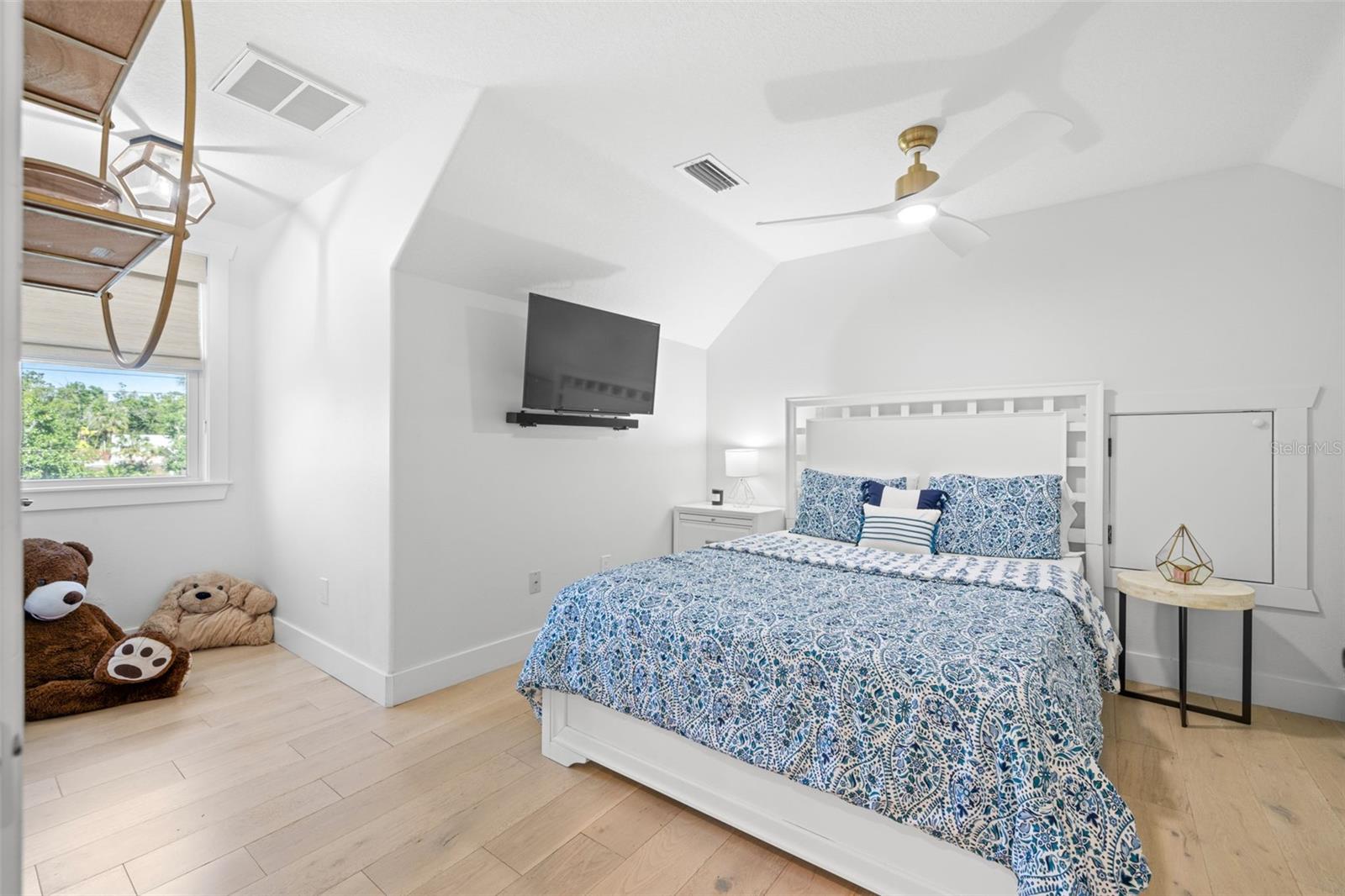RIVERSIDE ESTATES CORR - Residential
