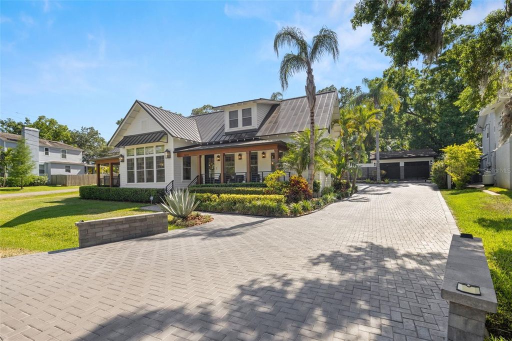 Photo of 5610 N River Shore Drive, Tampa, FL 33603 (MLS # TB8503620)