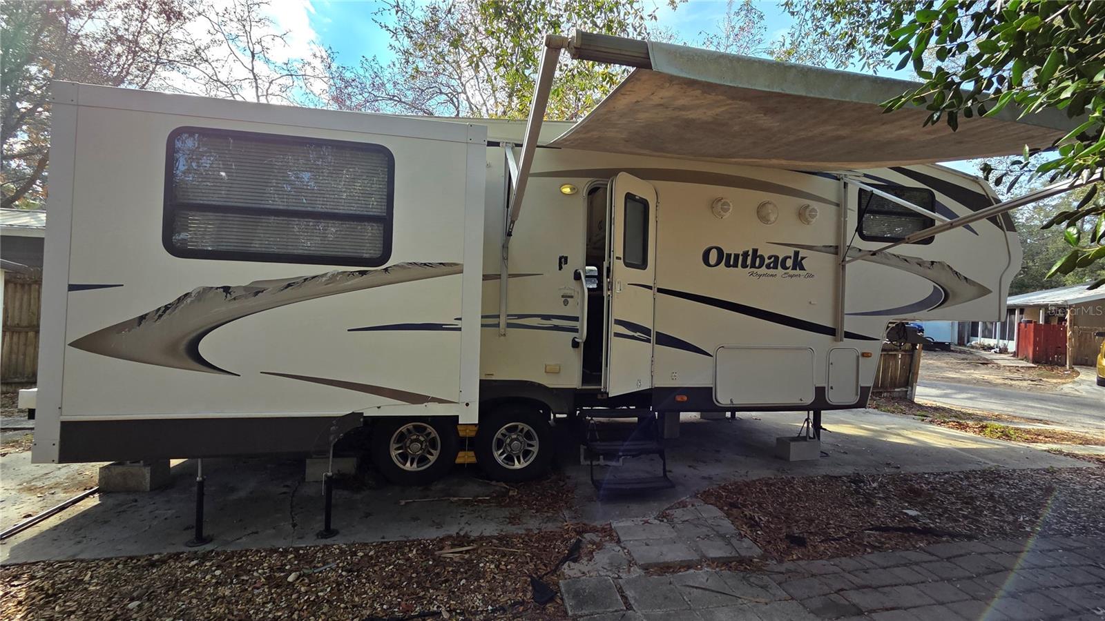 YOGI BEARS JELLYSTONE PARK CONDO - Land