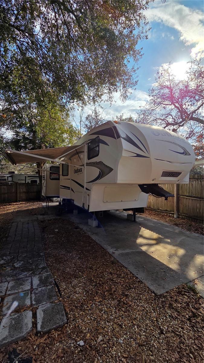 YOGI BEARS JELLYSTONE PARK CONDO - Land
