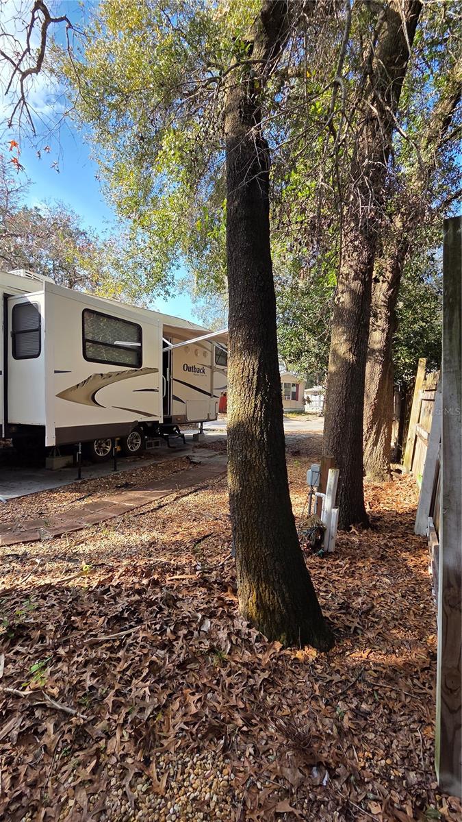 YOGI BEARS JELLYSTONE PARK CONDO - Land
