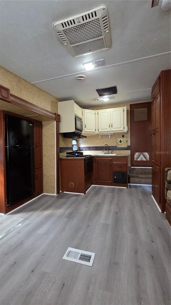 YOGI BEARS JELLYSTONE PARK CONDO - Land