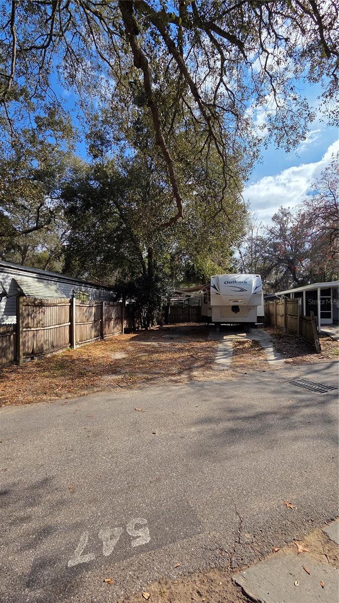 YOGI BEARS JELLYSTONE PARK CONDO - Land