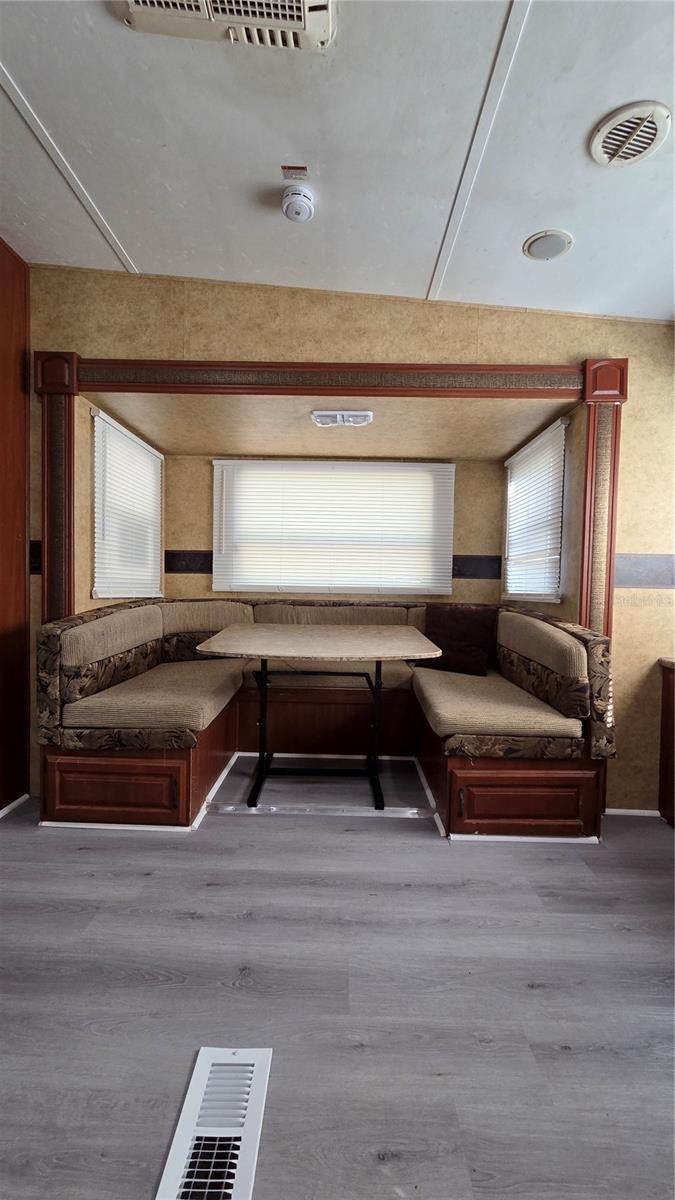 YOGI BEARS JELLYSTONE PARK CONDO - Land