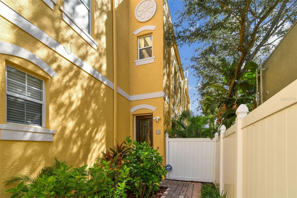 Photo of 116 S Fremont Avenue #3, Tampa, FL 33606 (MLS # TB8433390)