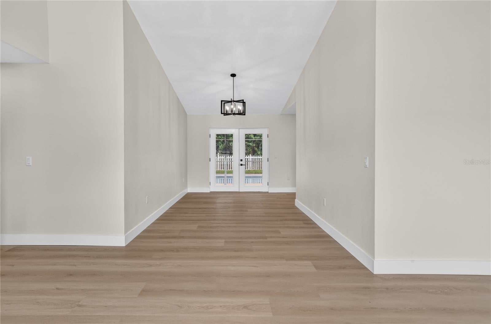 380 BUTTONWOOD DRIVE