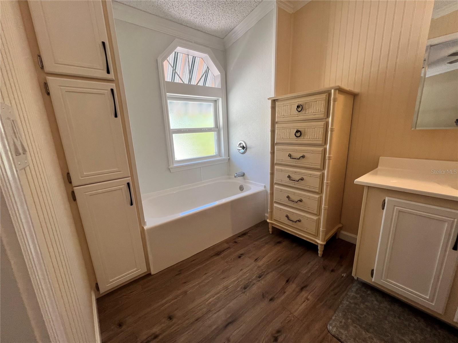 BROOKWOOD ESTATES - Residential