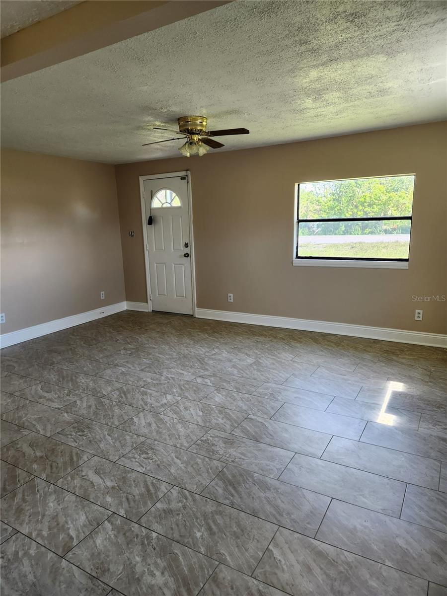 ACREAGE - Residential Lease