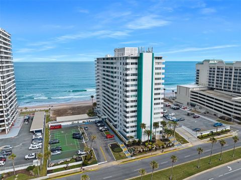 A home in DAYTONA BEACH