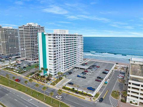 A home in DAYTONA BEACH