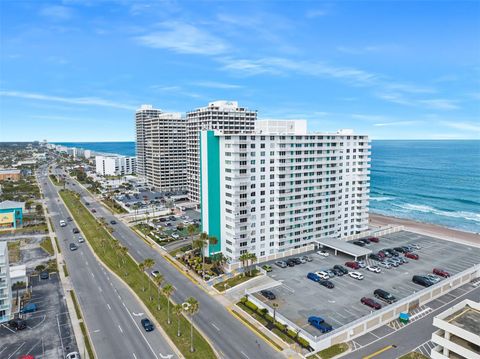 A home in DAYTONA BEACH