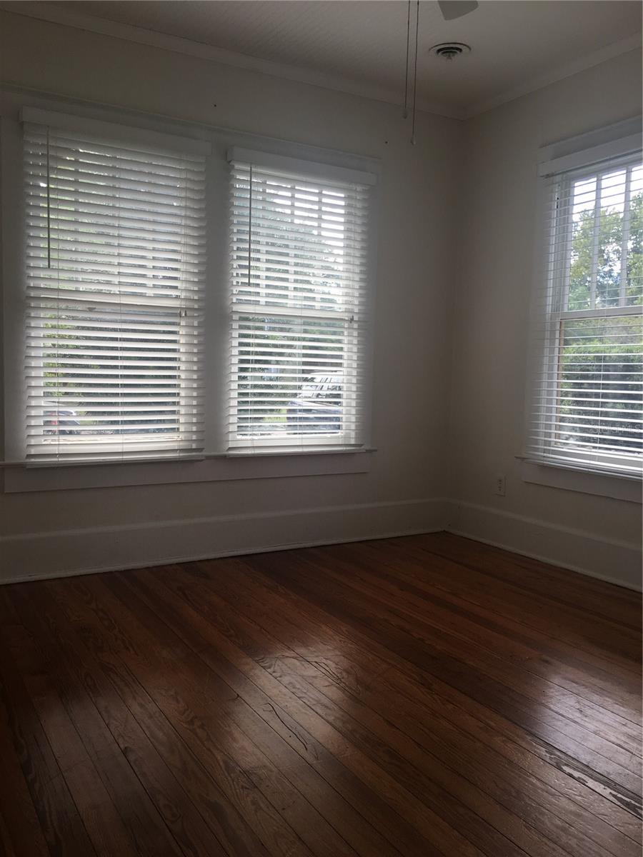 BENTWOOD - Residential Lease