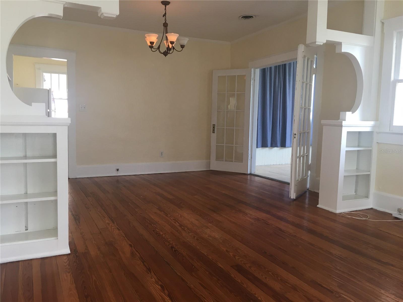 BENTWOOD - Residential Lease