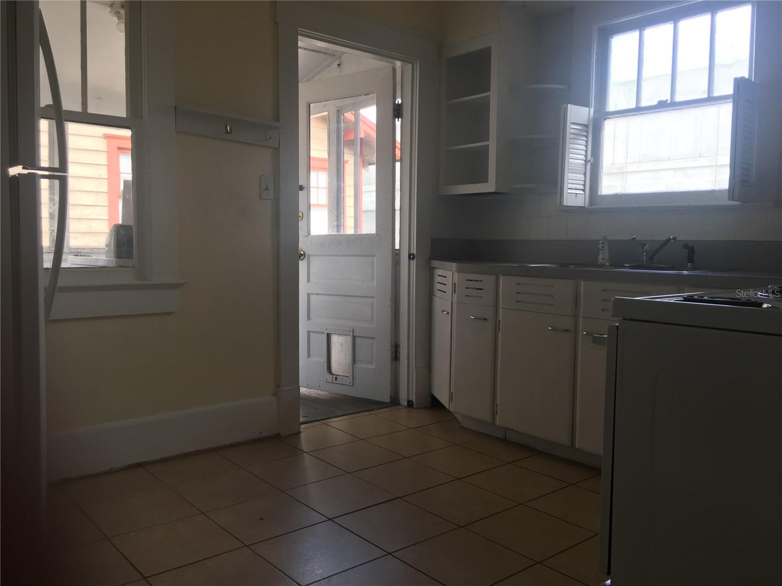 BENTWOOD - Residential Lease