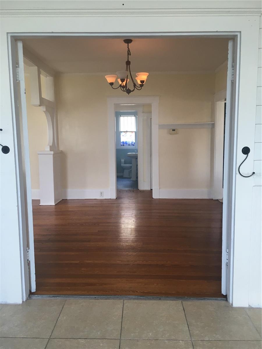 BENTWOOD - Residential Lease