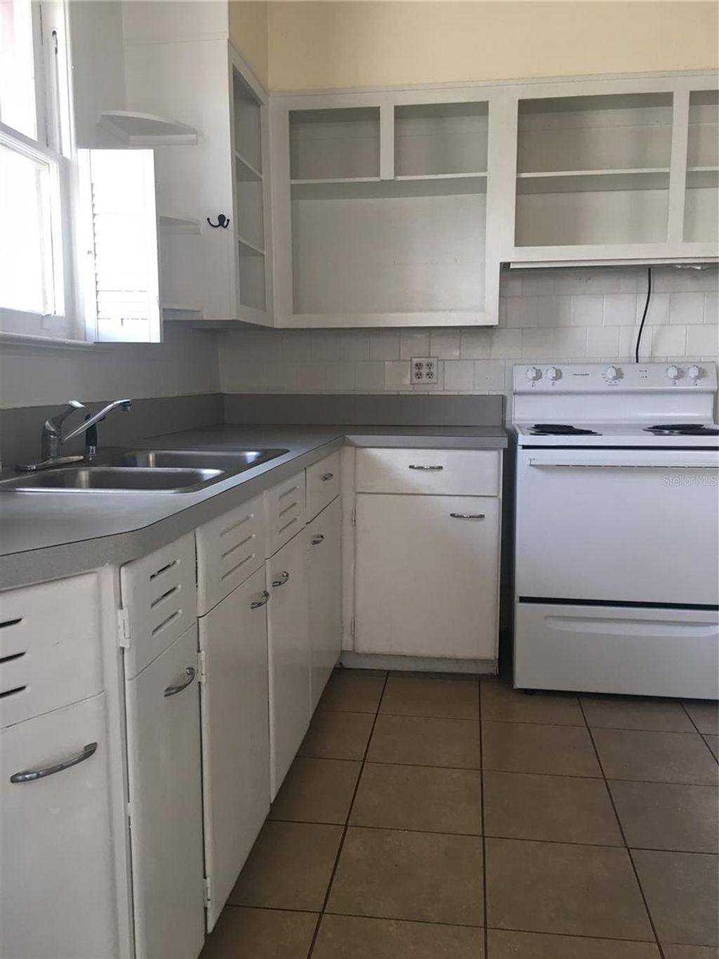 Photo of 113 E Vanderbilt Street, Orlando, FL 32804 (MLS # O6387003)