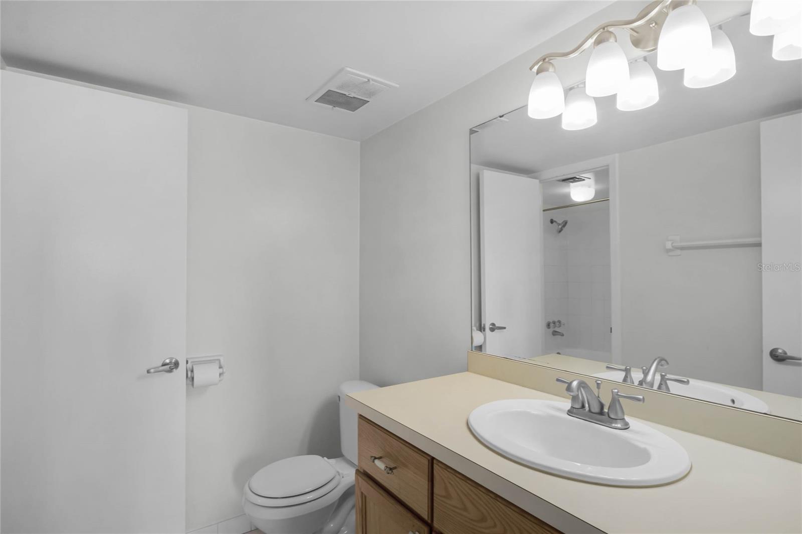 MOUNT DORA TOPKINS BLKS 06 & 07 - Residential Income