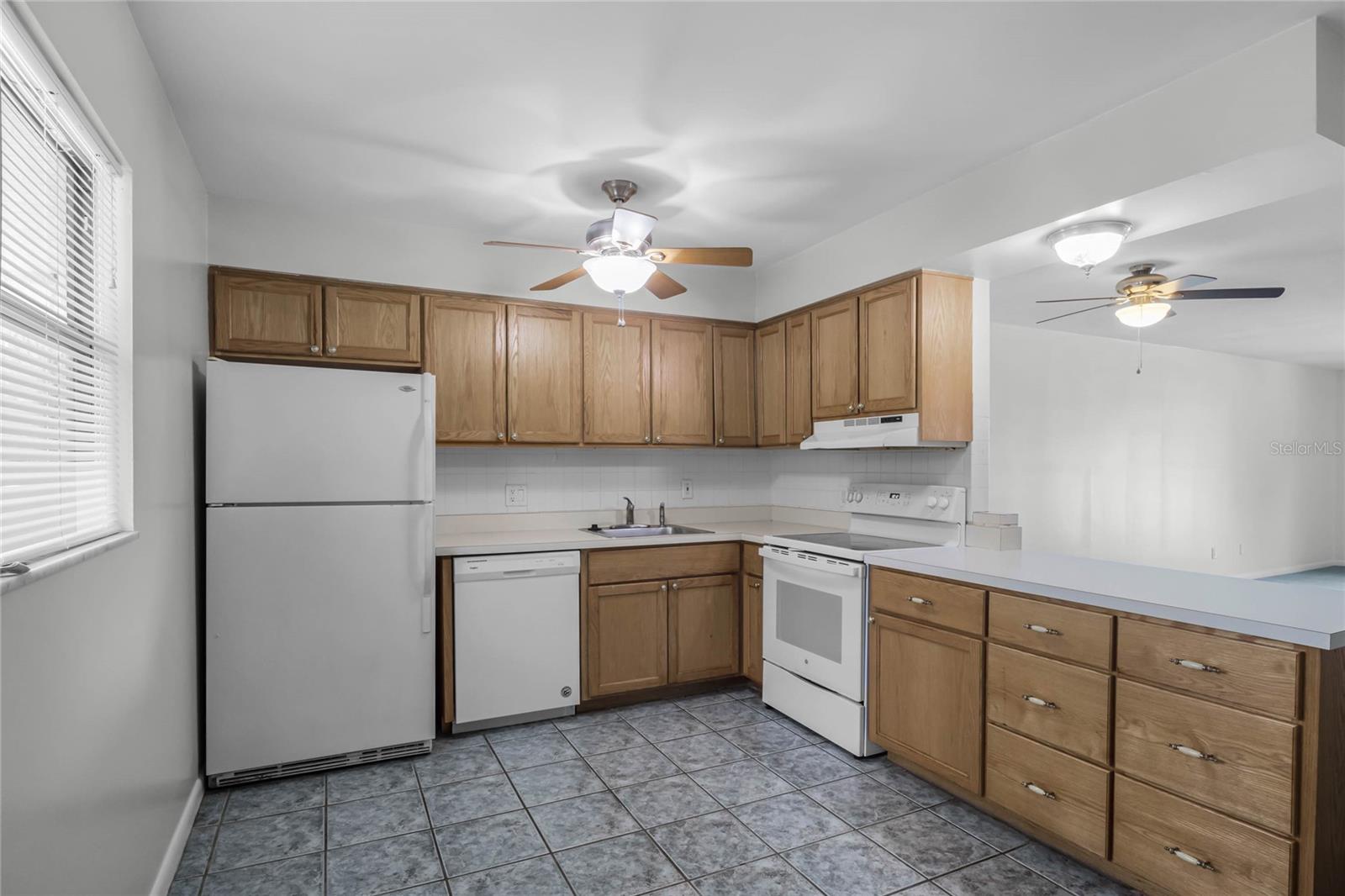 MOUNT DORA TOPKINS BLKS 06 & 07 - Residential Income