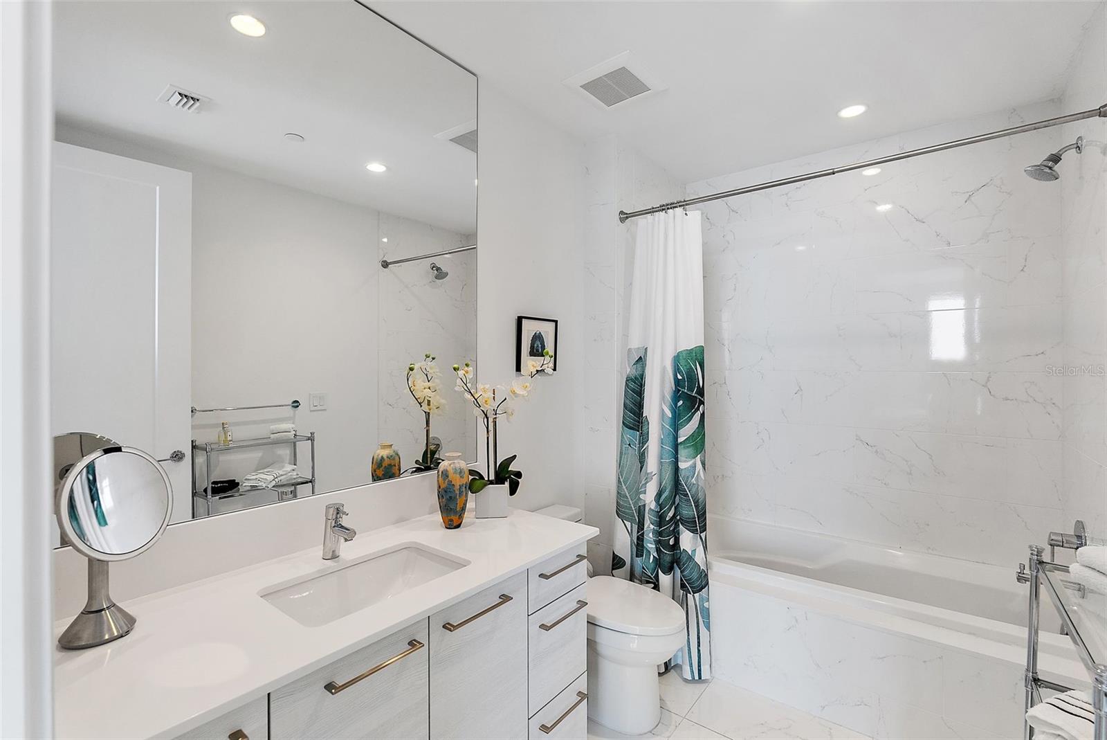 ONE ST. PETERSBURG - Residential