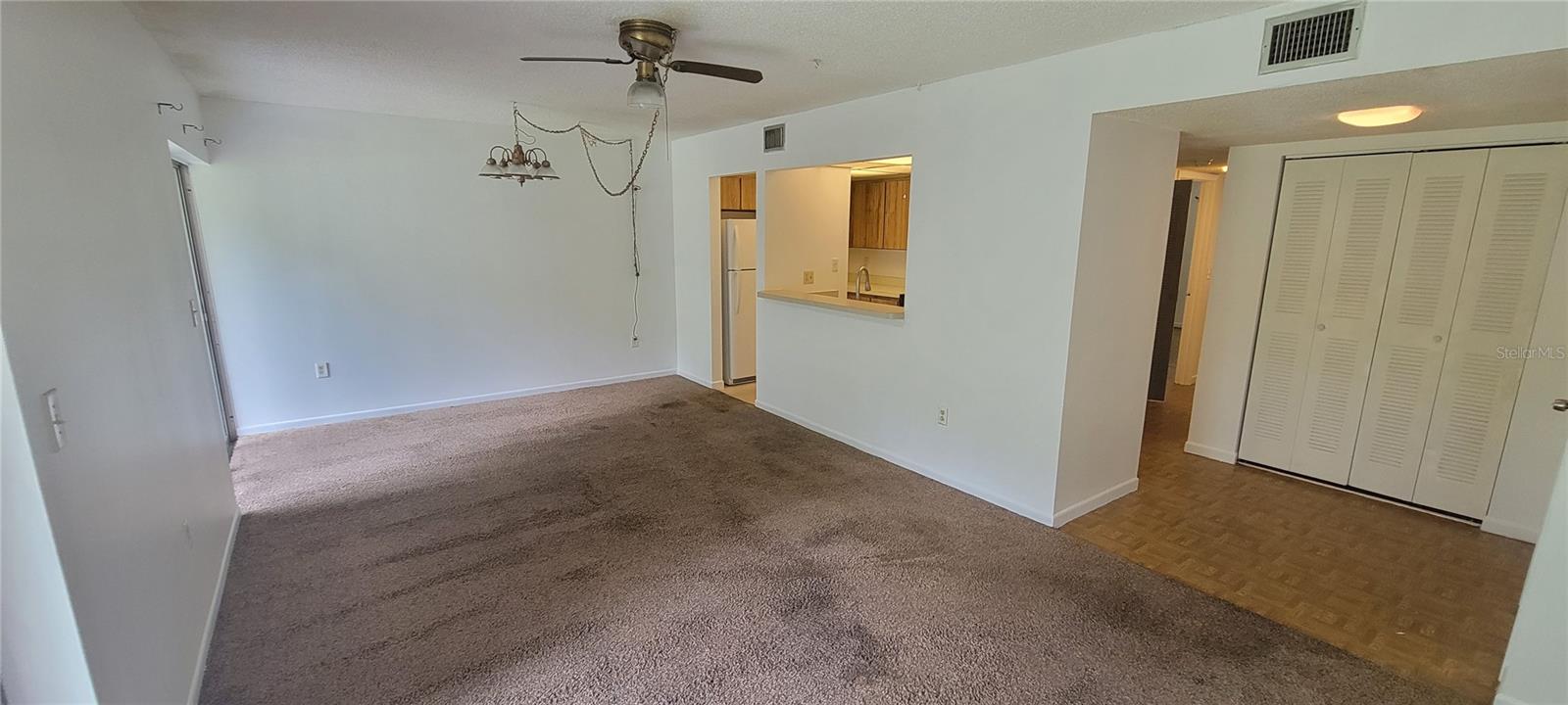 LAKESIDE CONDO APTS - Residential Lease