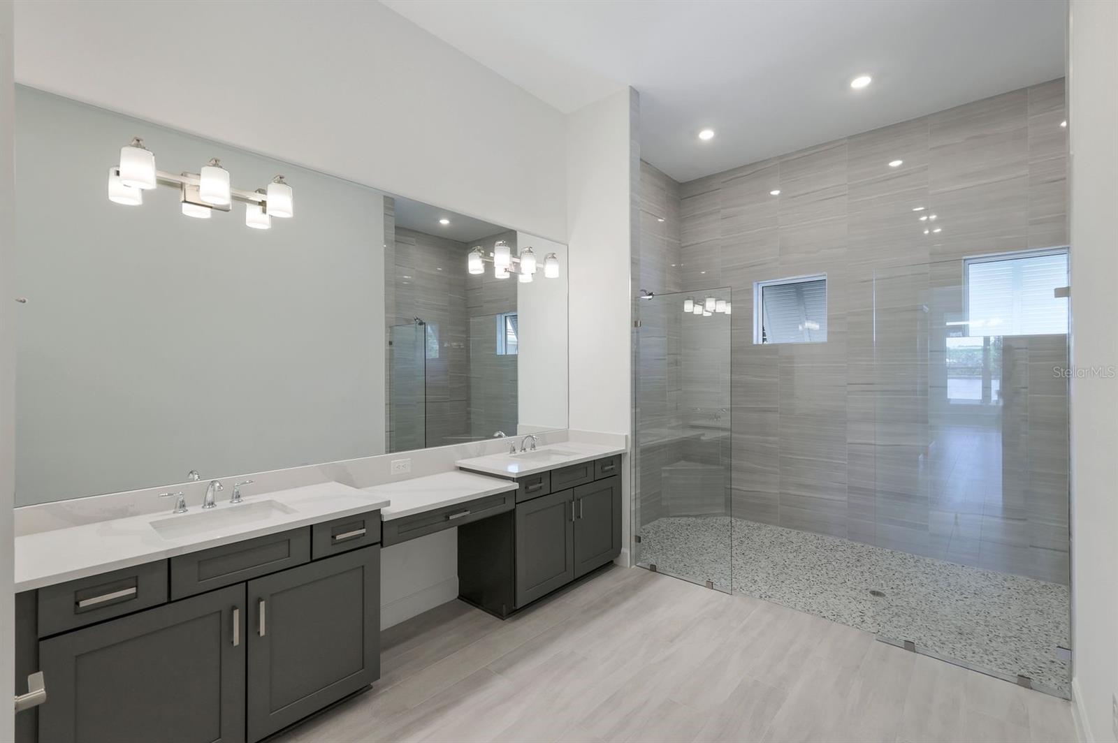 291675 - ESPLANADE BY THE ISL PH2 - Residential