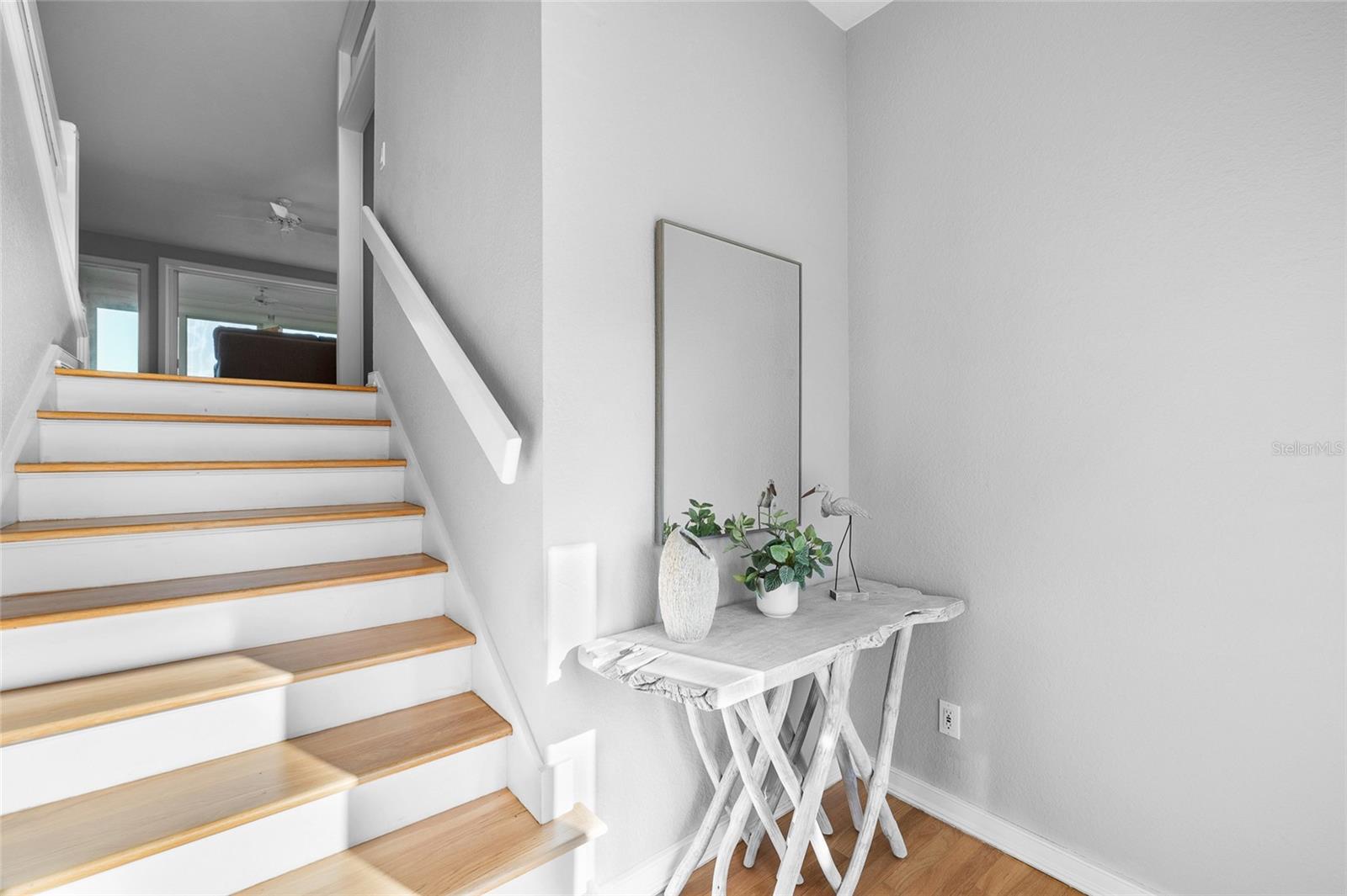 319 PILOT PT LANE