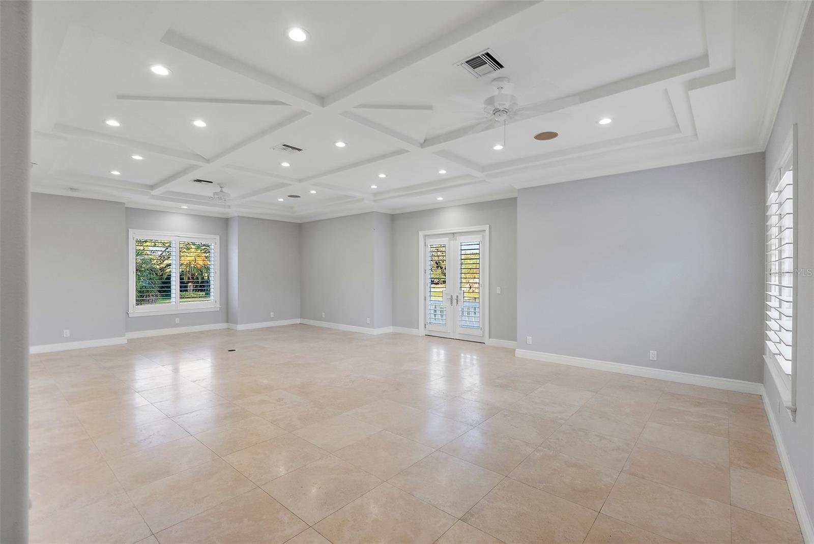 TIERRA VERDE - Residential