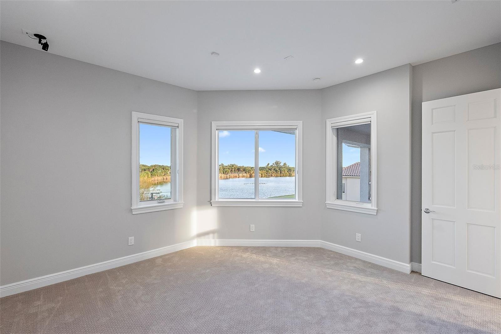 TIERRA VERDE - Residential