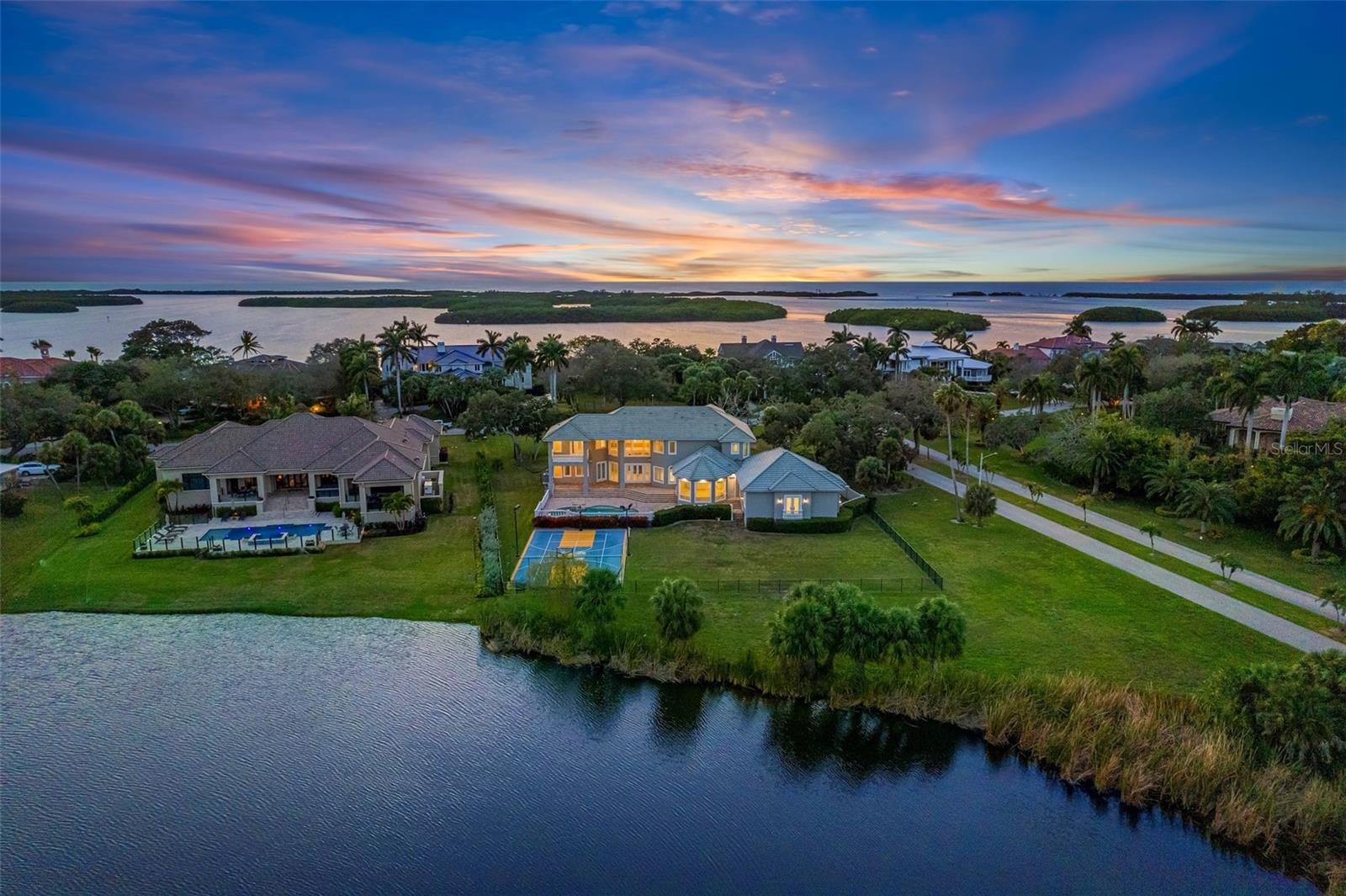 TIERRA VERDE - Residential