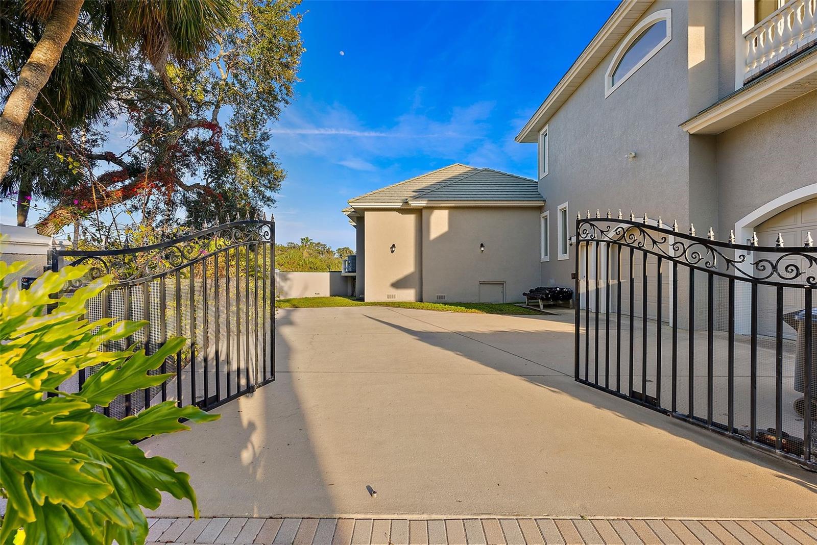 TIERRA VERDE - Residential