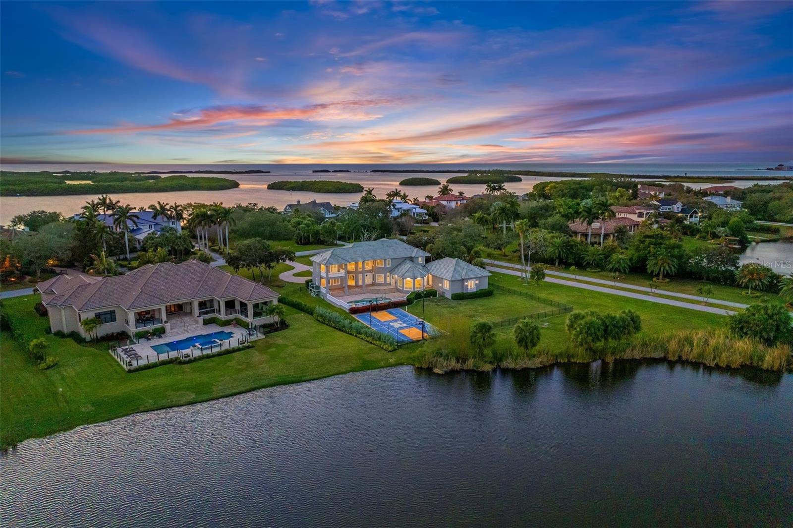 TIERRA VERDE - Residential