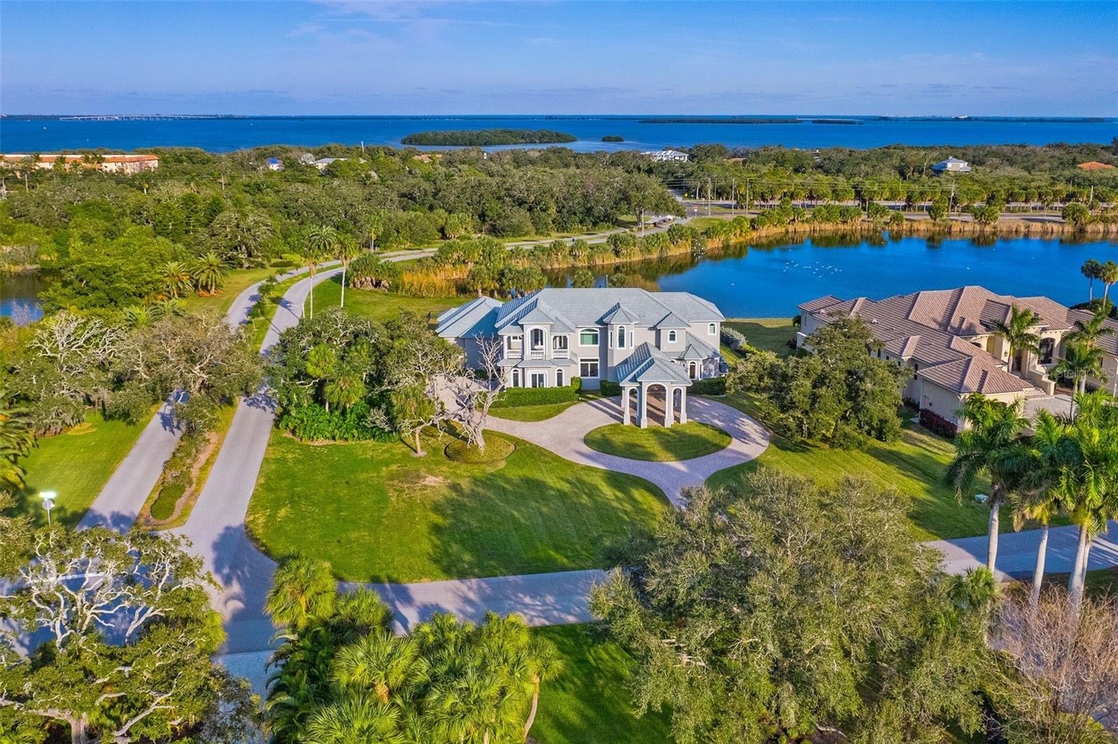 TIERRA VERDE - Residential