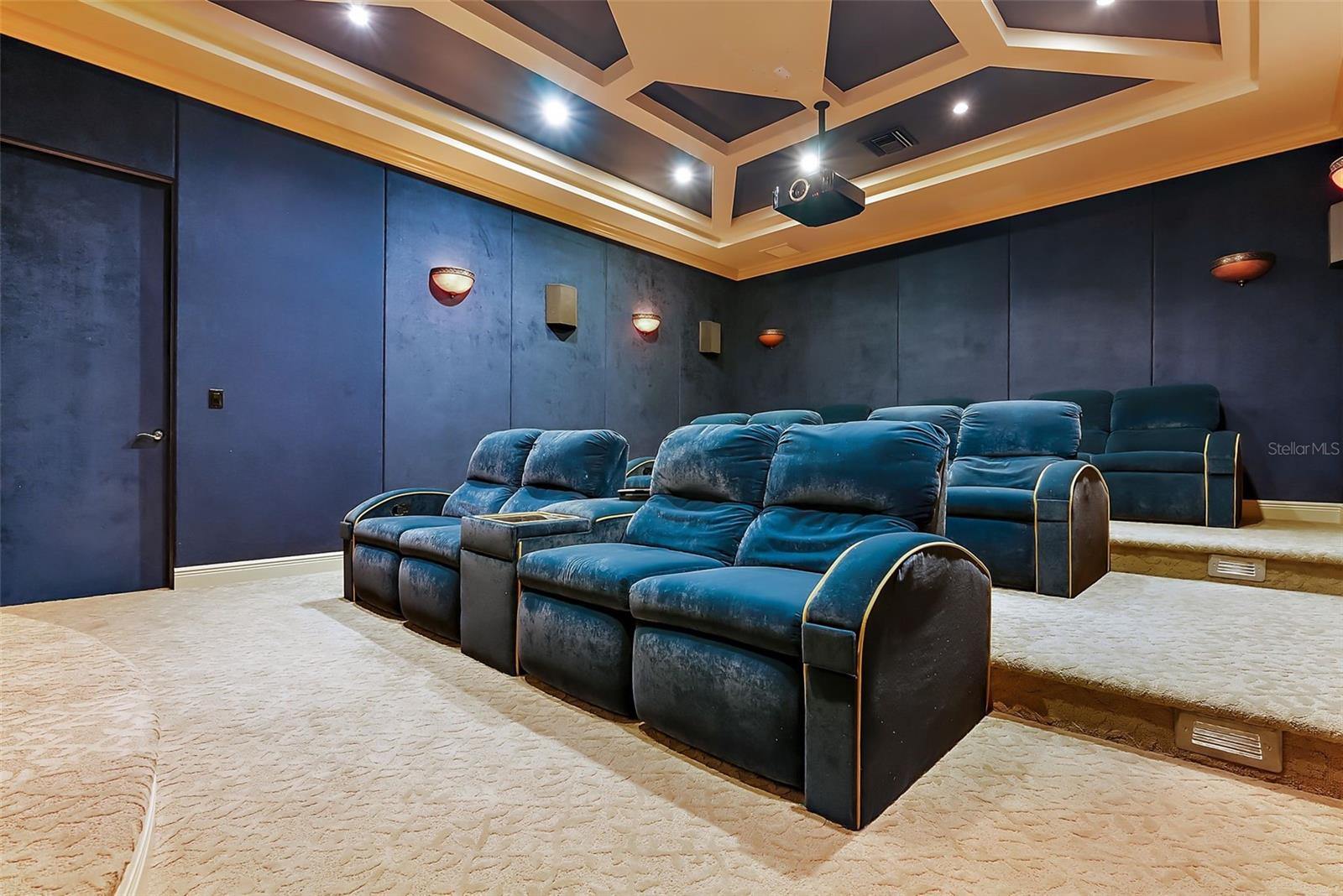 TIERRA VERDE - Residential