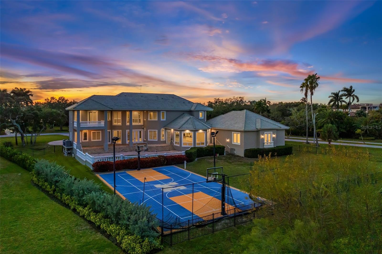 TIERRA VERDE - Residential