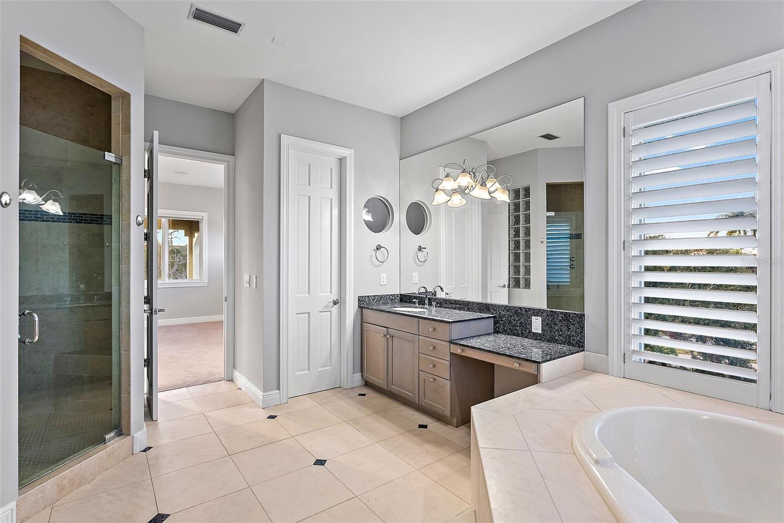 TIERRA VERDE - Residential