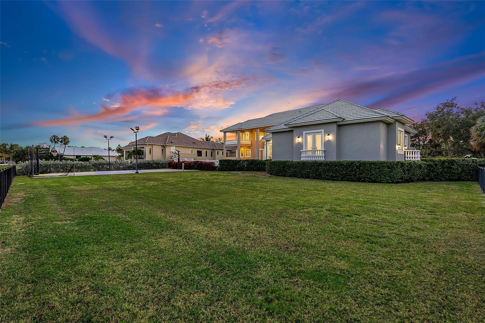 TIERRA VERDE - Residential