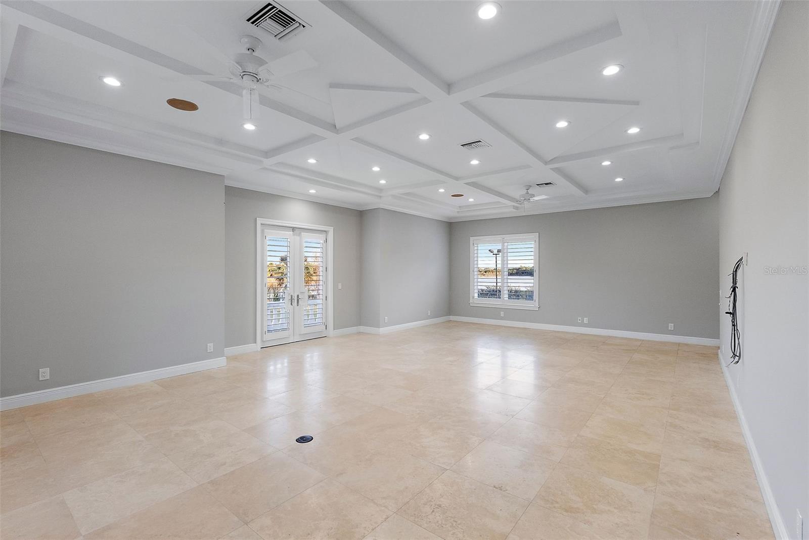 TIERRA VERDE - Residential