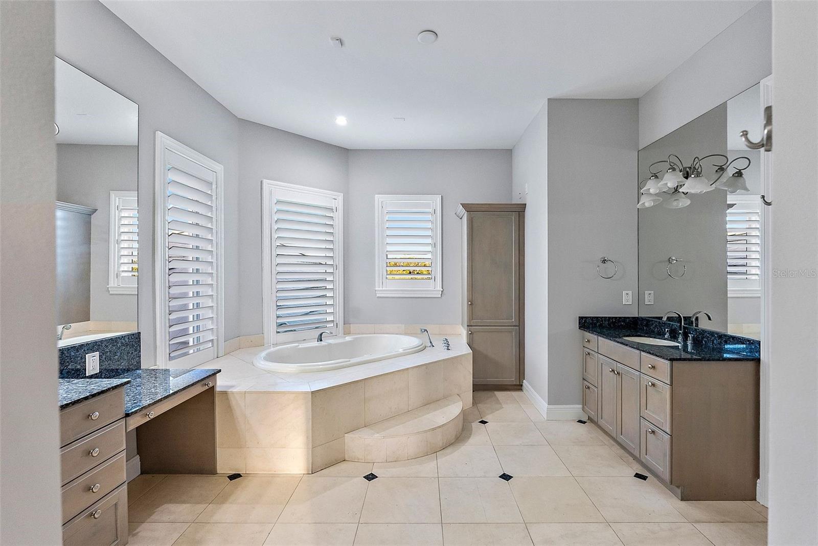 TIERRA VERDE - Residential