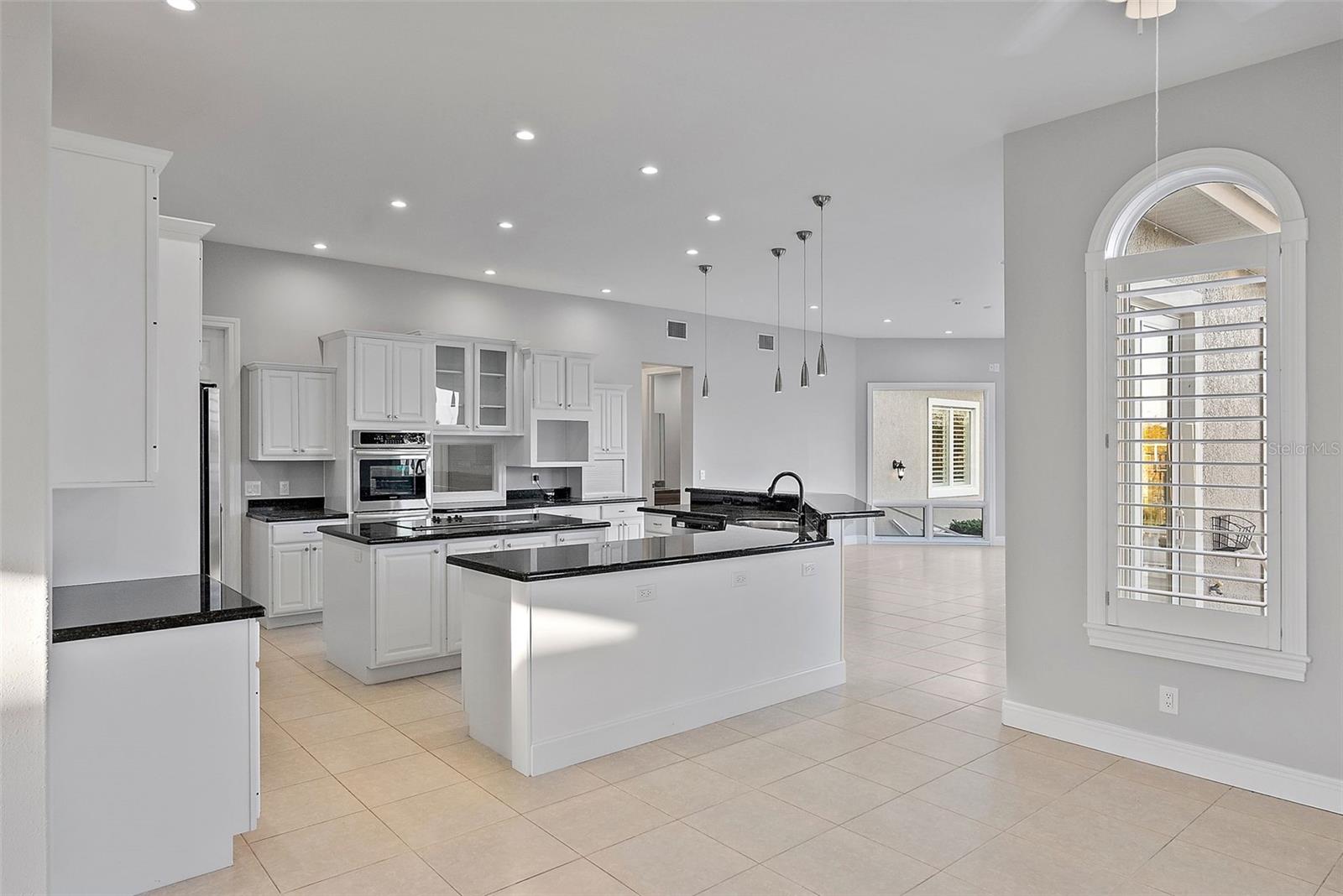 TIERRA VERDE - Residential