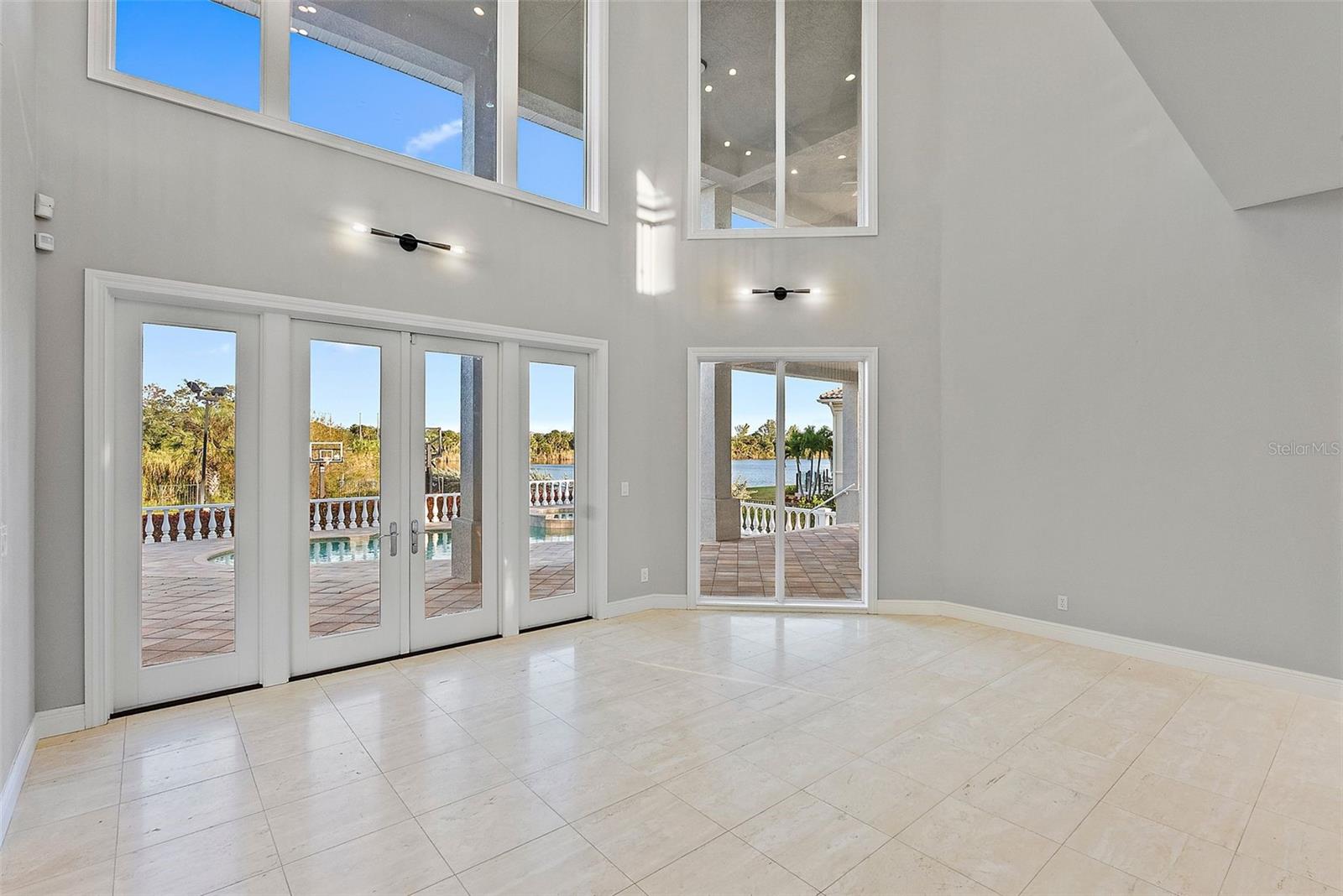 TIERRA VERDE - Residential