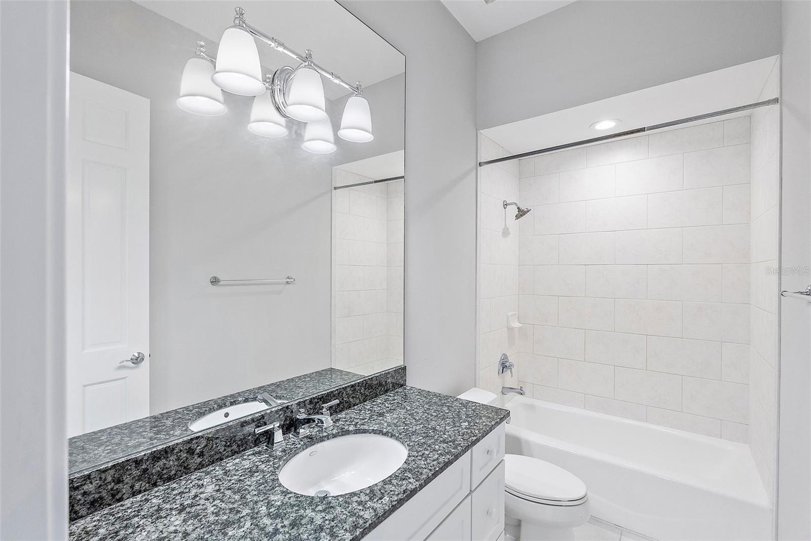 TIERRA VERDE - Residential