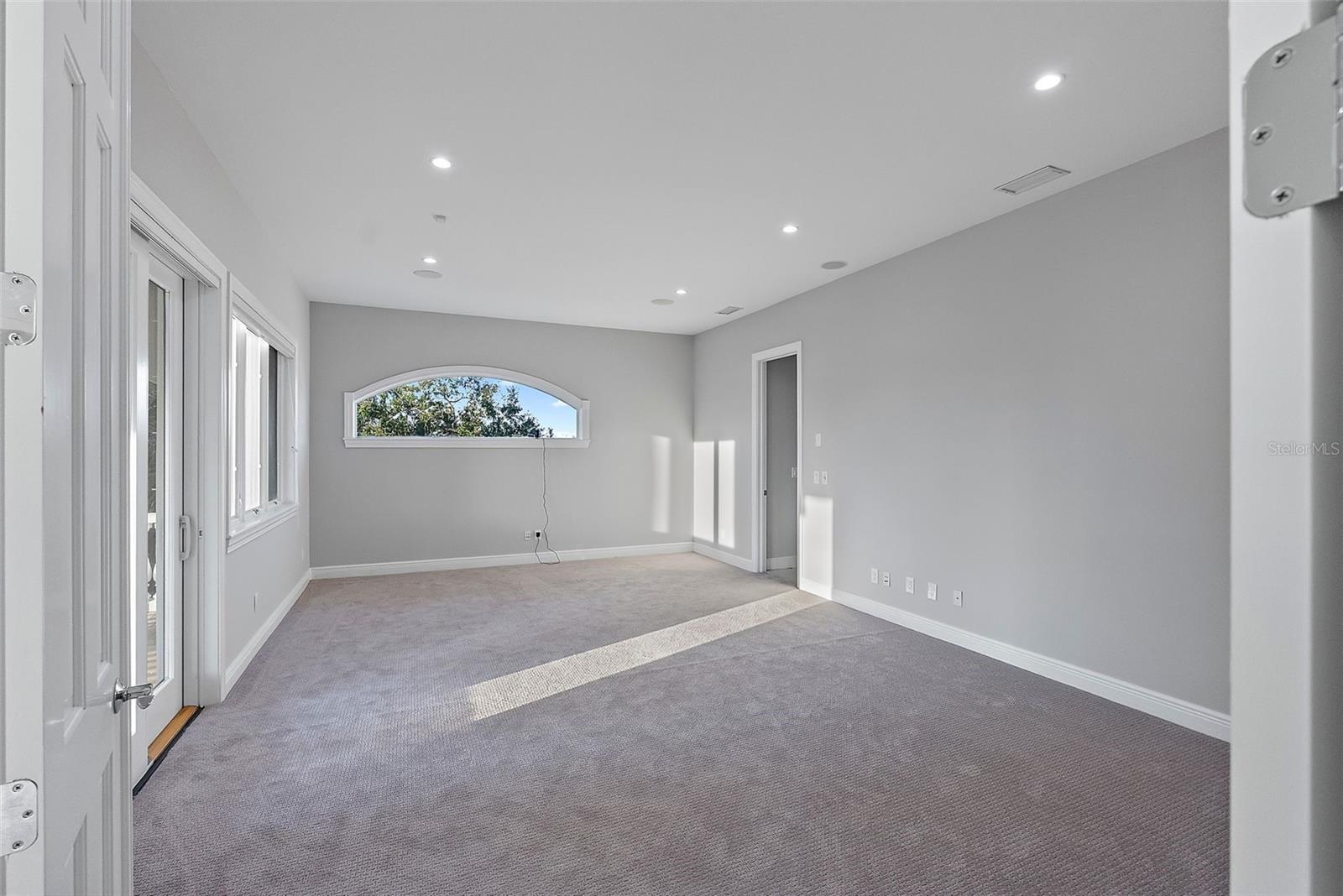 TIERRA VERDE - Residential