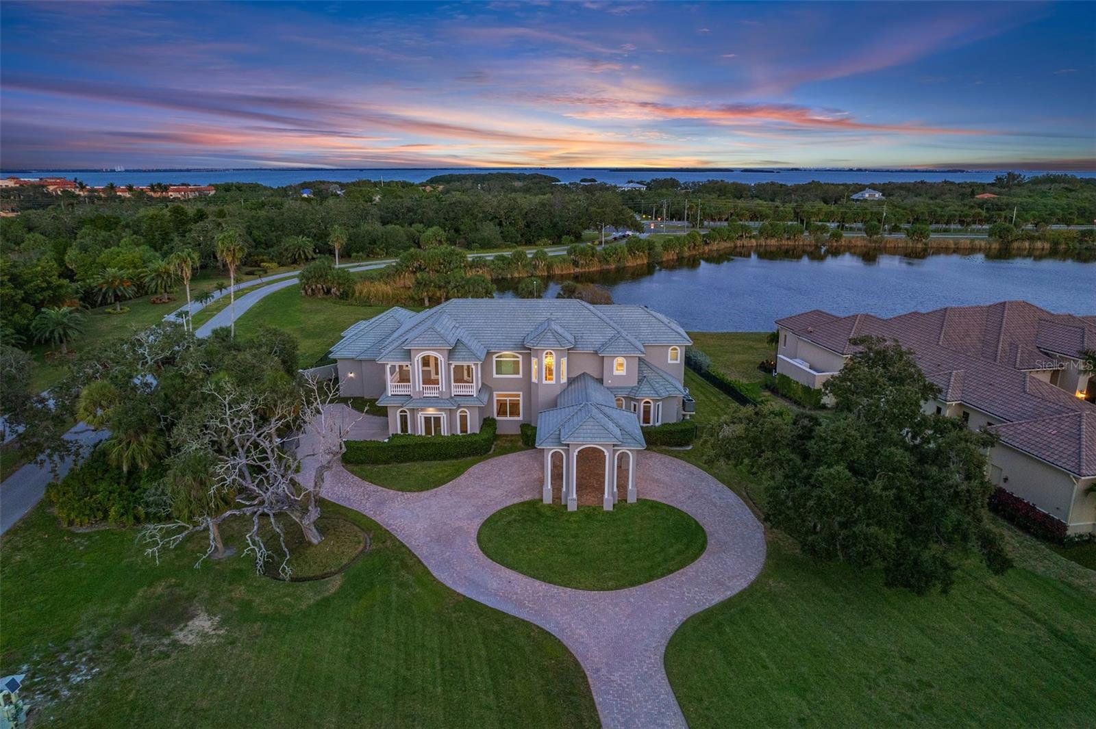 TIERRA VERDE - Residential