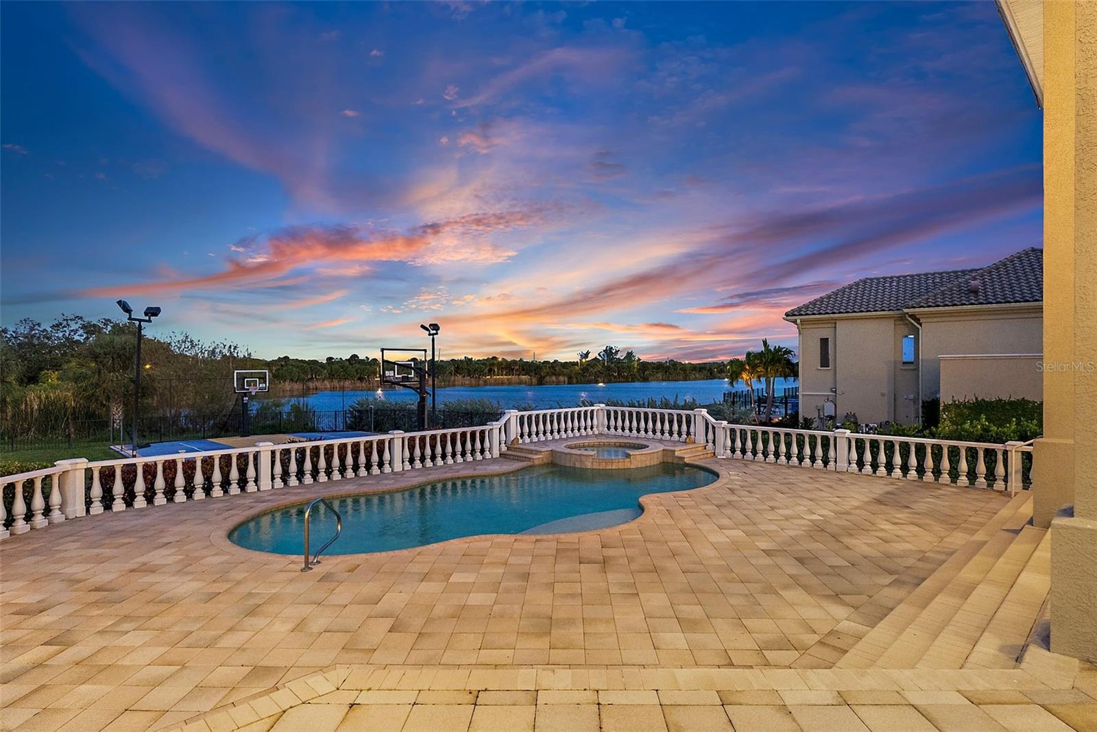 TIERRA VERDE - Residential