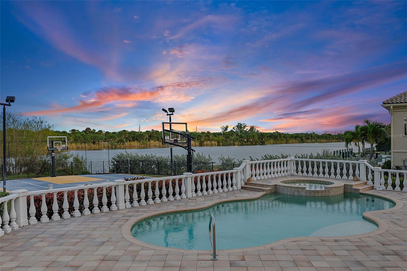 TIERRA VERDE - Residential