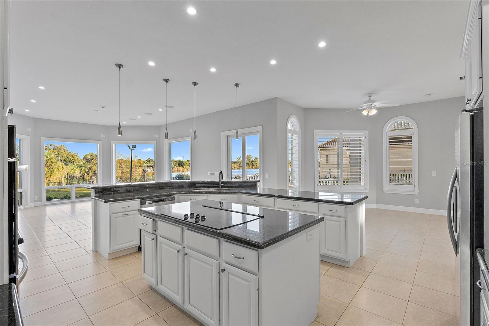 TIERRA VERDE - Residential