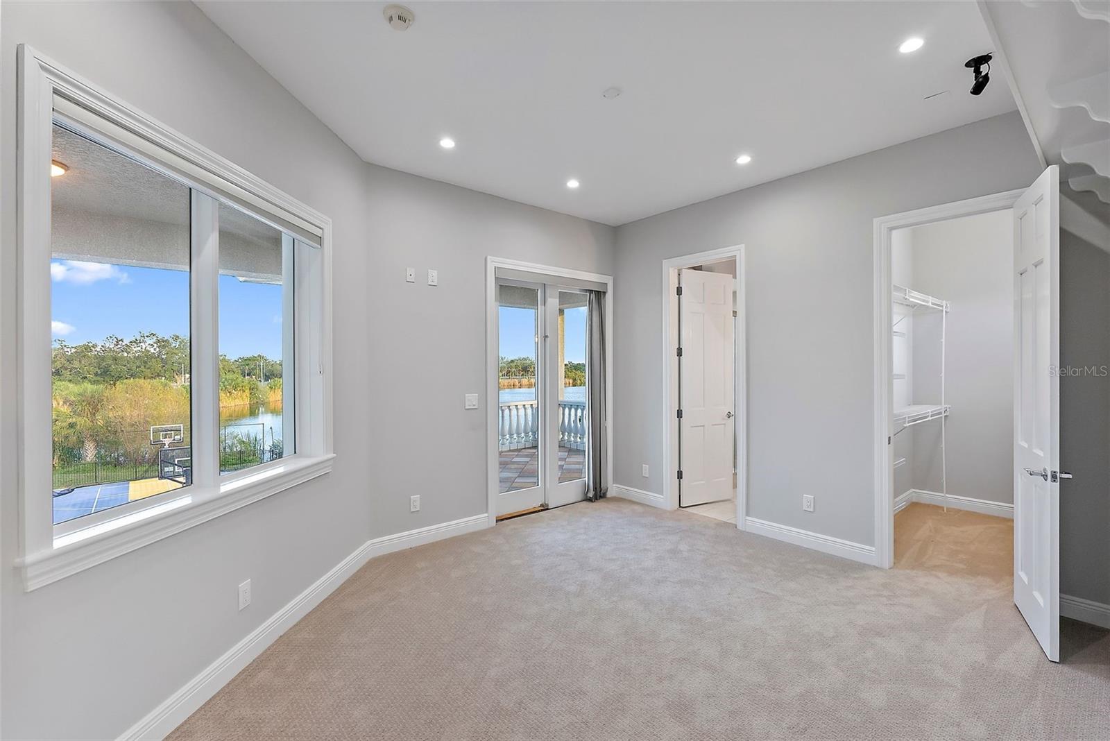 TIERRA VERDE - Residential